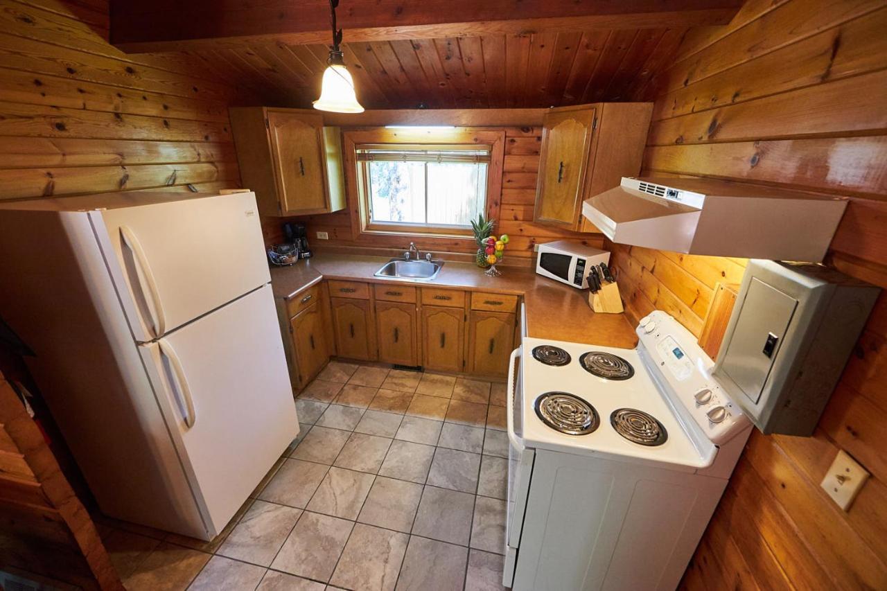 Castle Mountain Chalets Dış mekan fotoğraf
