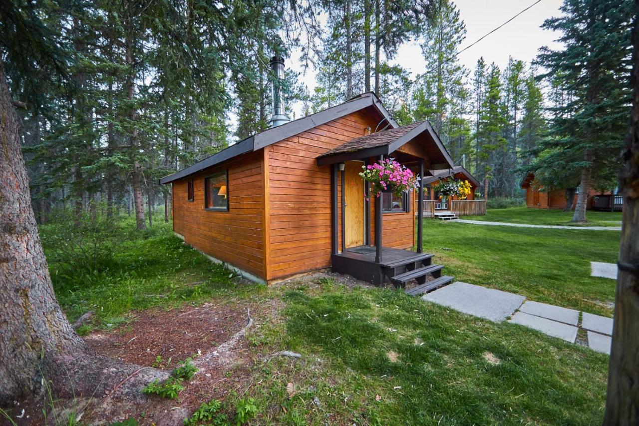 Castle Mountain Chalets Dış mekan fotoğraf