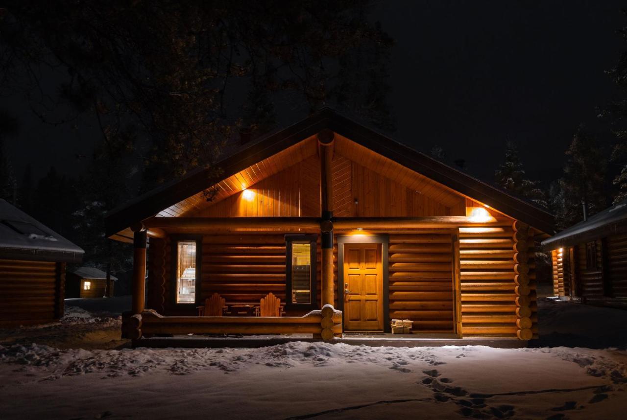 Castle Mountain Chalets Dış mekan fotoğraf