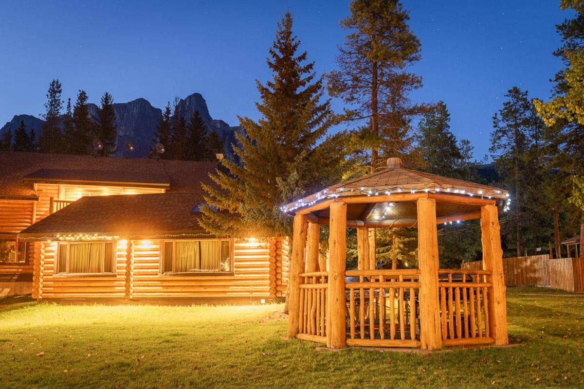 Castle Mountain Chalets Dış mekan fotoğraf