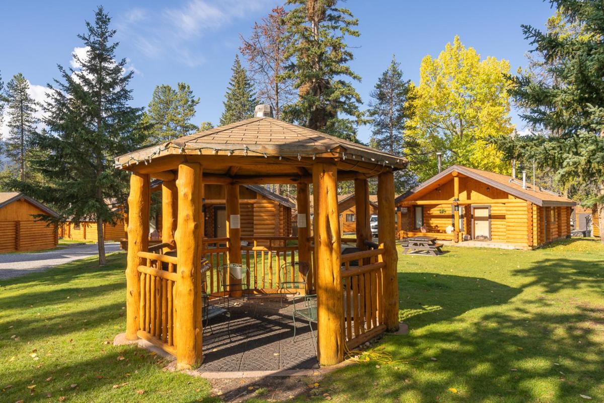 Castle Mountain Chalets Dış mekan fotoğraf
