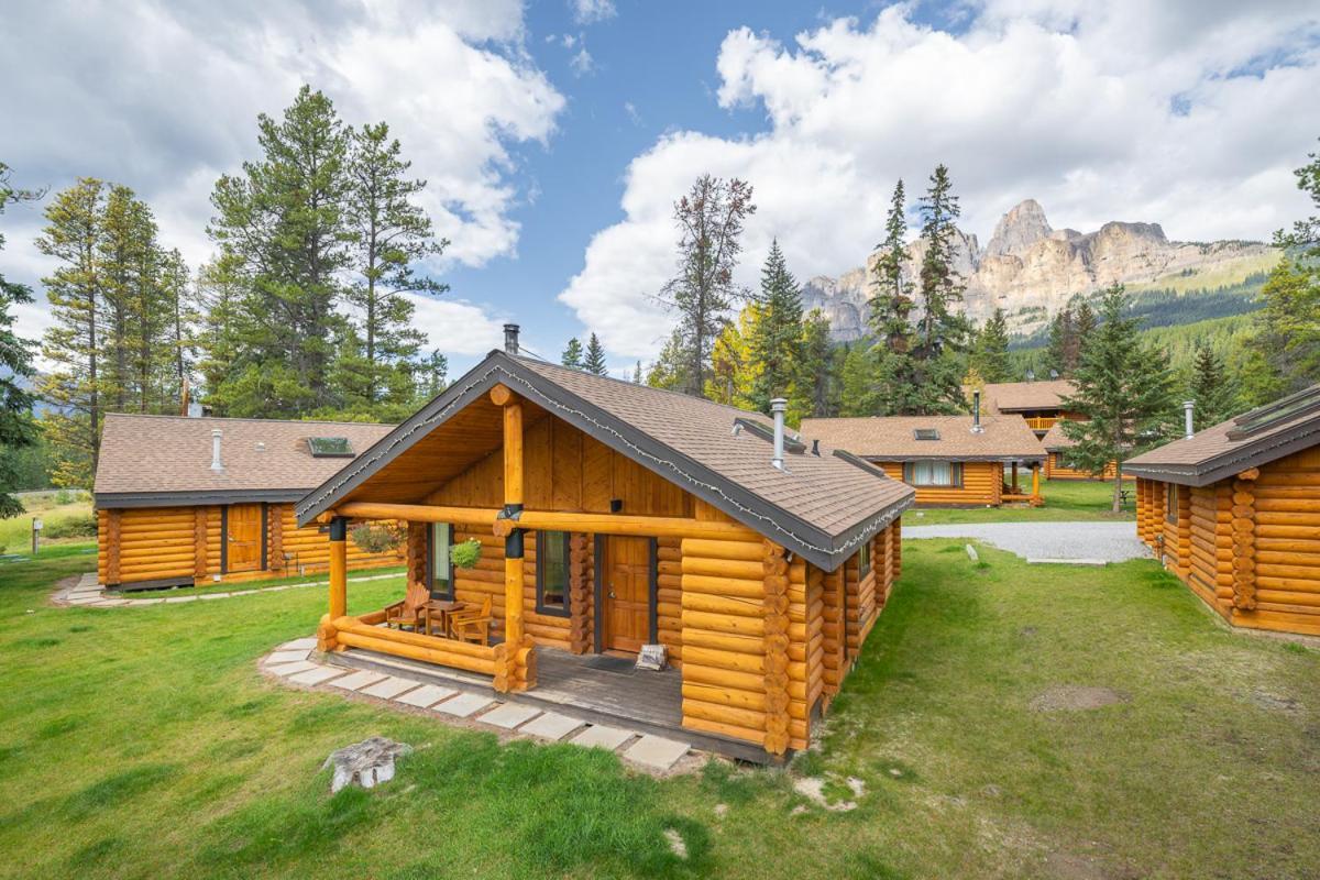 Castle Mountain Chalets Dış mekan fotoğraf