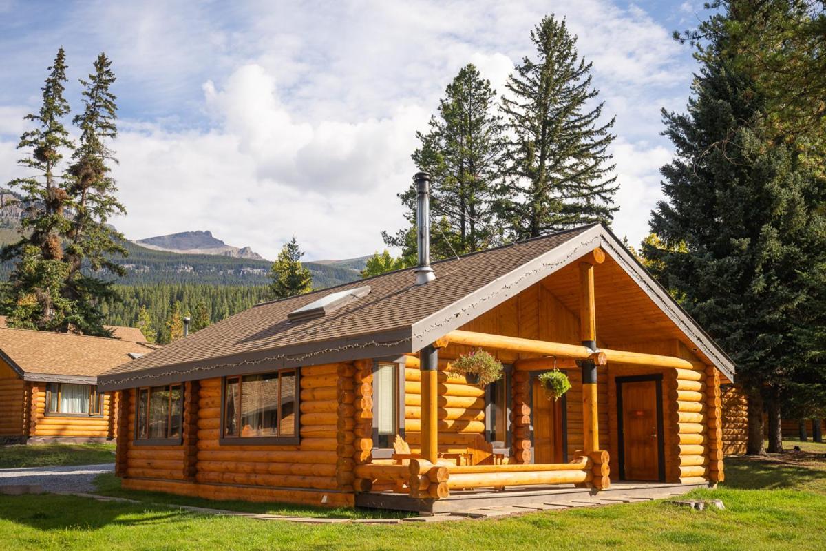 Castle Mountain Chalets Dış mekan fotoğraf