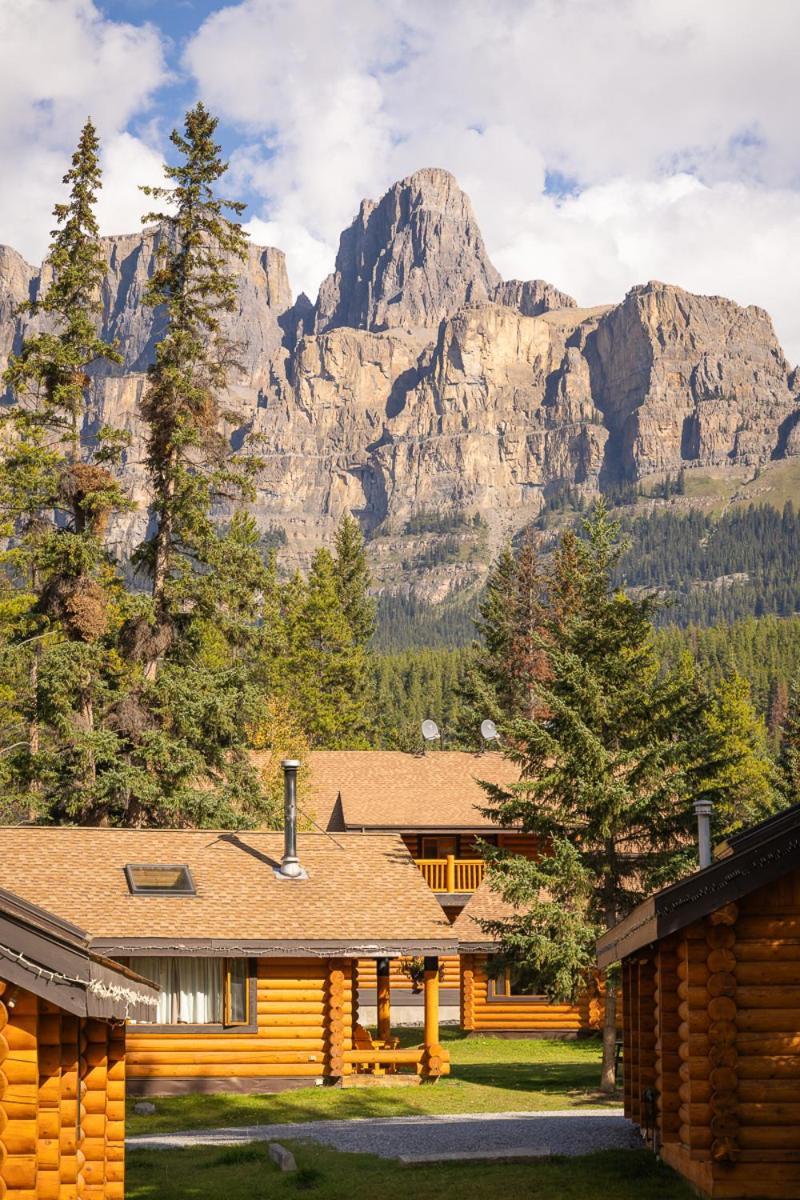Castle Mountain Chalets Dış mekan fotoğraf