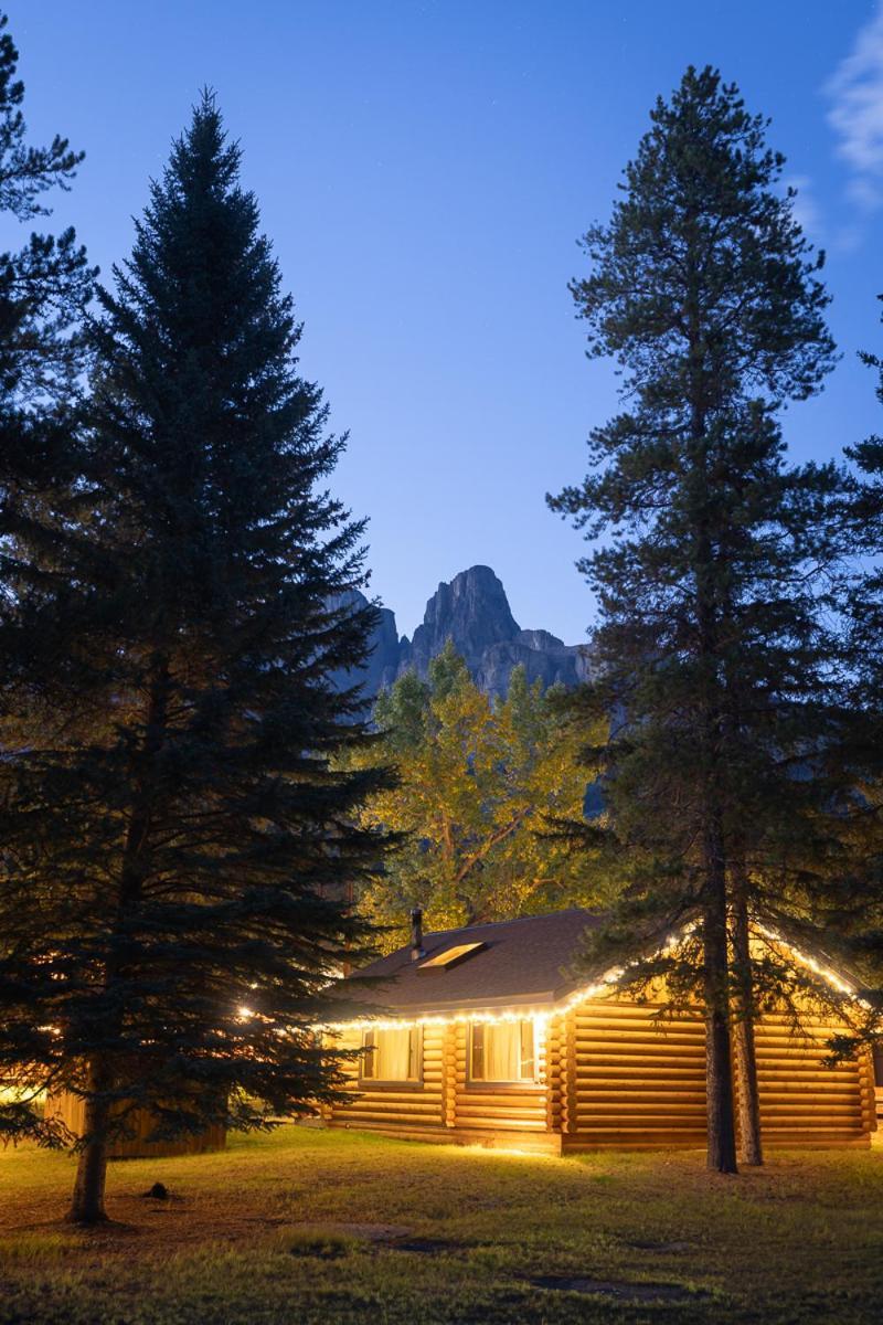 Castle Mountain Chalets Dış mekan fotoğraf