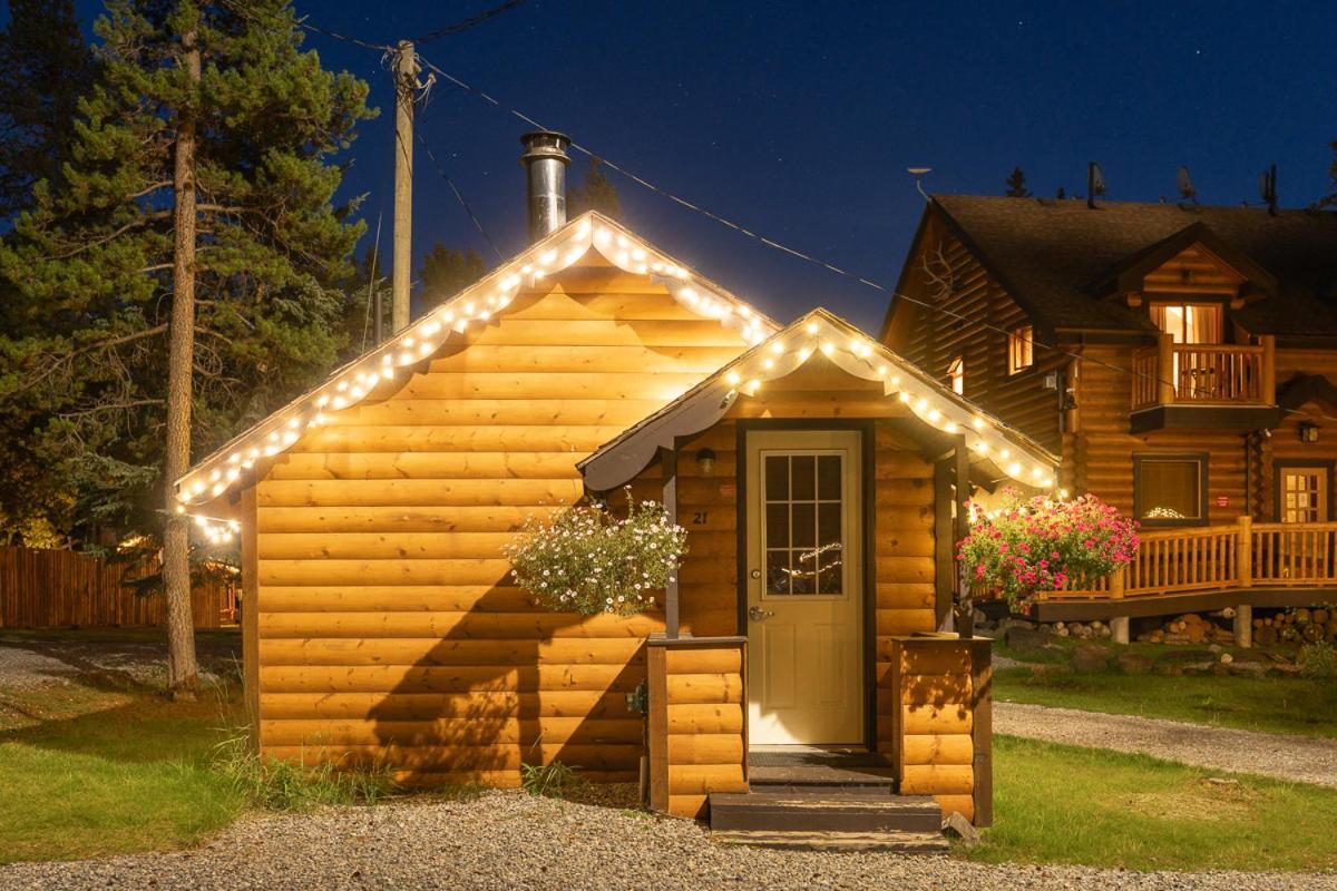 Castle Mountain Chalets Dış mekan fotoğraf