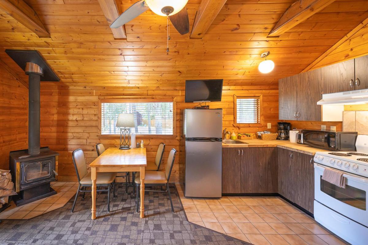 Castle Mountain Chalets Dış mekan fotoğraf
