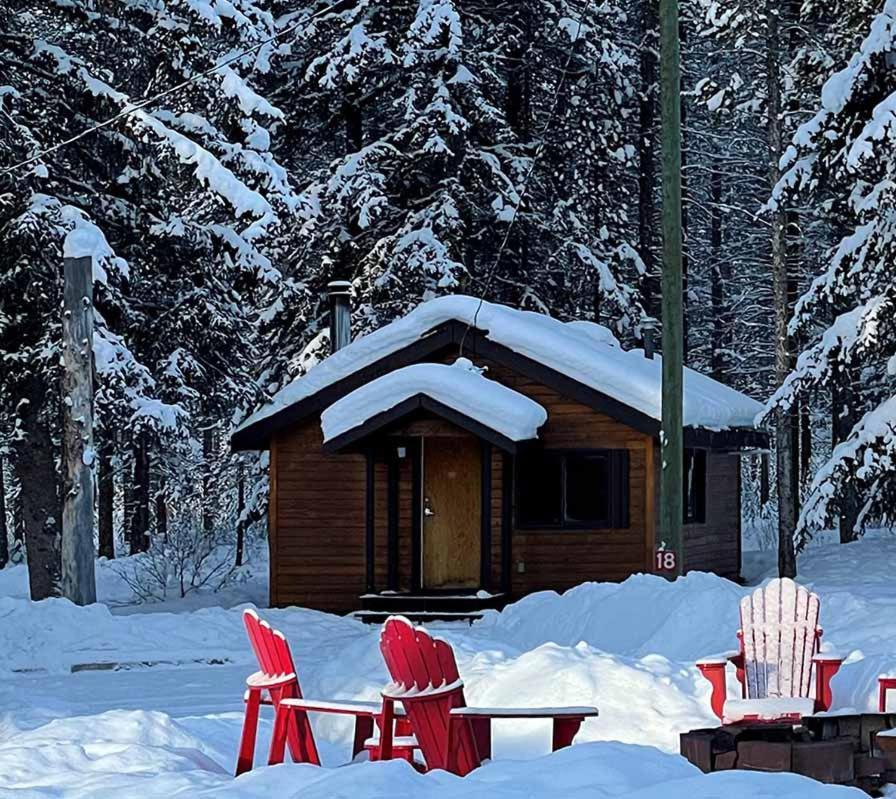 Castle Mountain Chalets Dış mekan fotoğraf